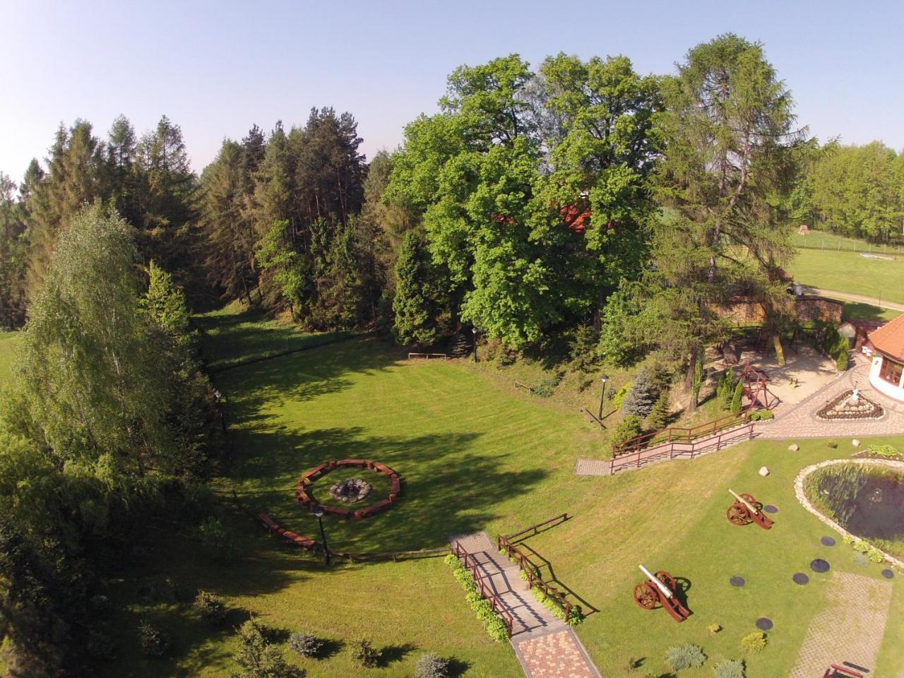 Zajazd Zlota Iglica Pogrzebien Exterior photo